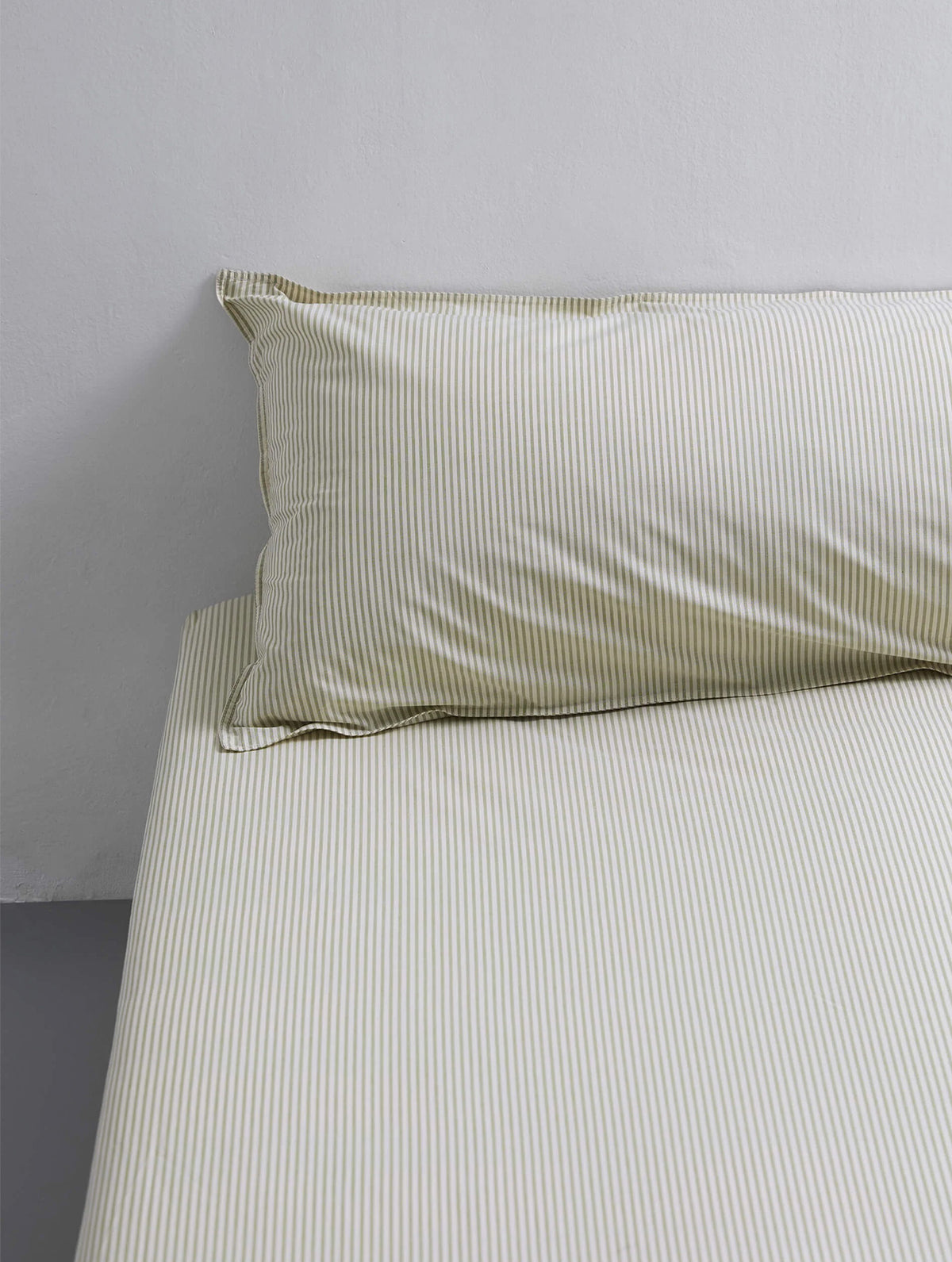 Kissenbezug Baumwolle - "bedMATE" - Streifen Olive-Ecru