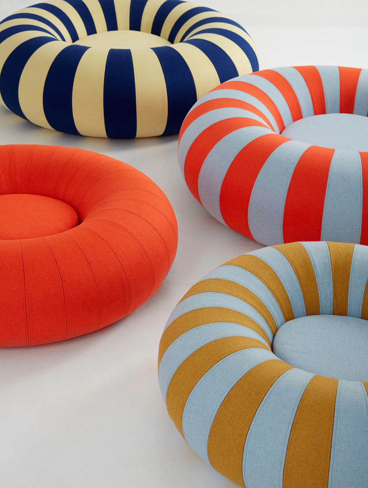 Runder Pouf "Float" - Small - Blue/Ochre
