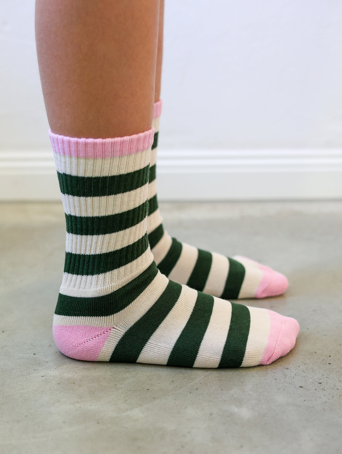 Socken "Streifen Dunkelgrün-Rosa"