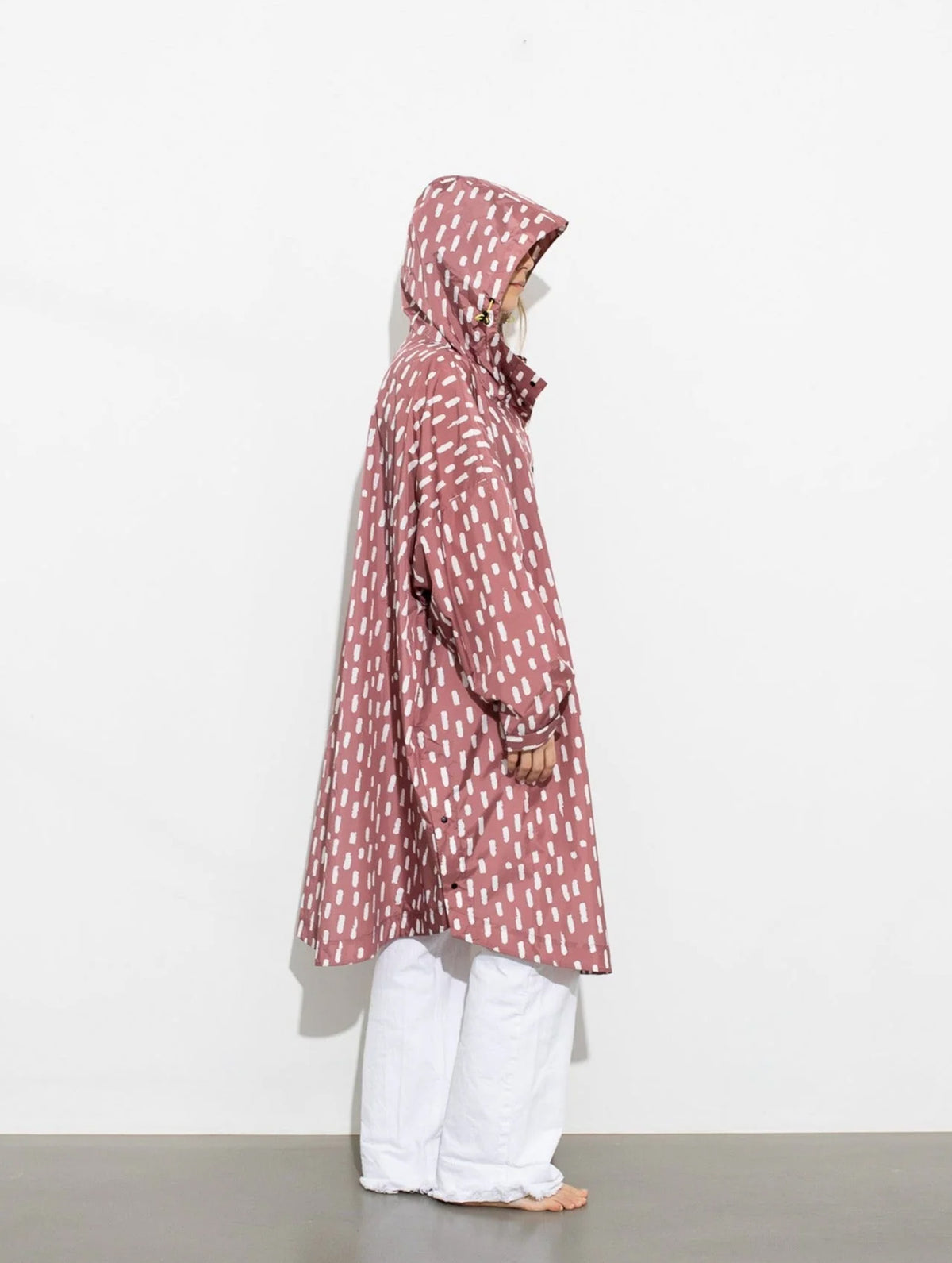 Raincoat - Drops Mauve/White