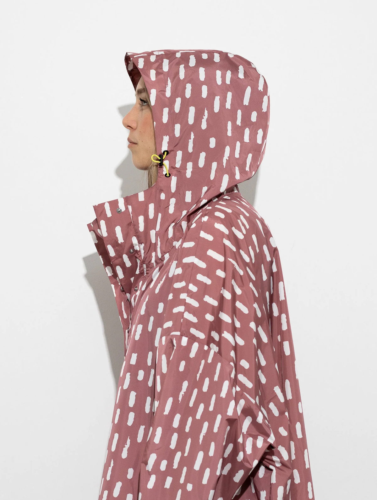 Raincoat - Drops Mauve/White
