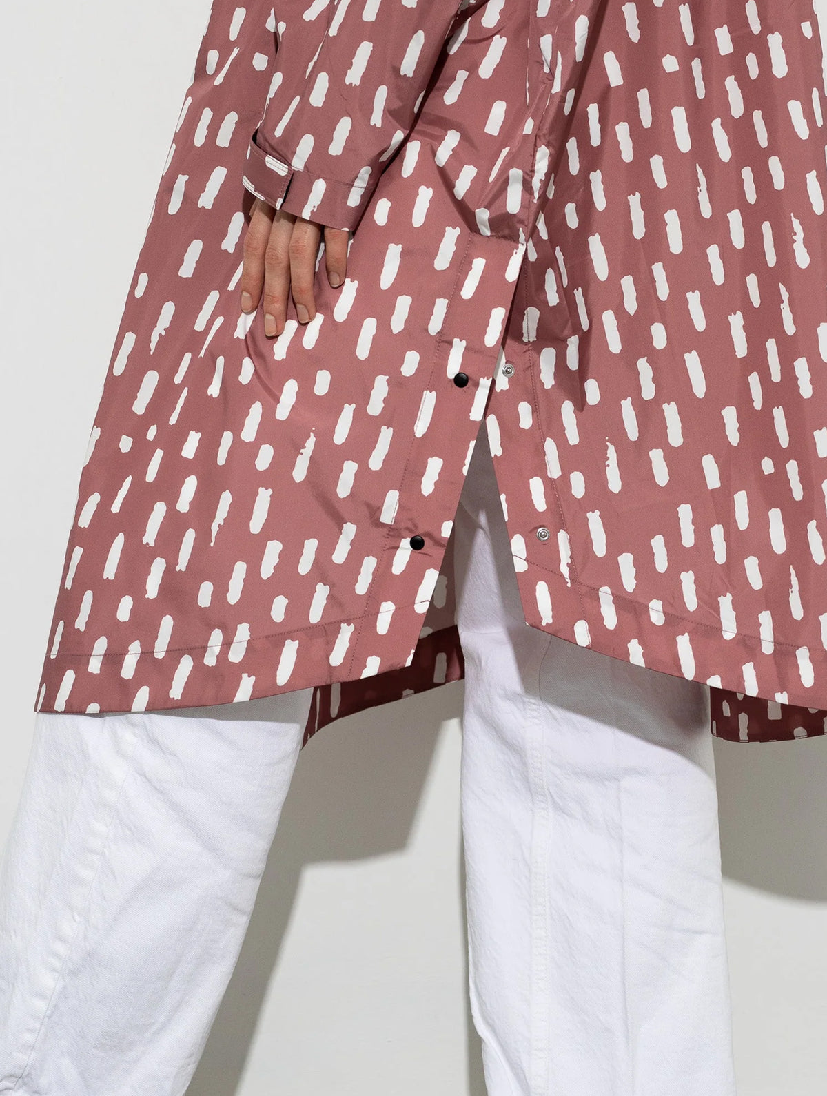 Raincoat - Drops Mauve/White