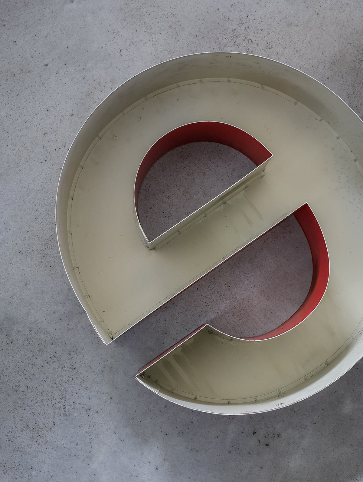 Blechbuchstabe "e"