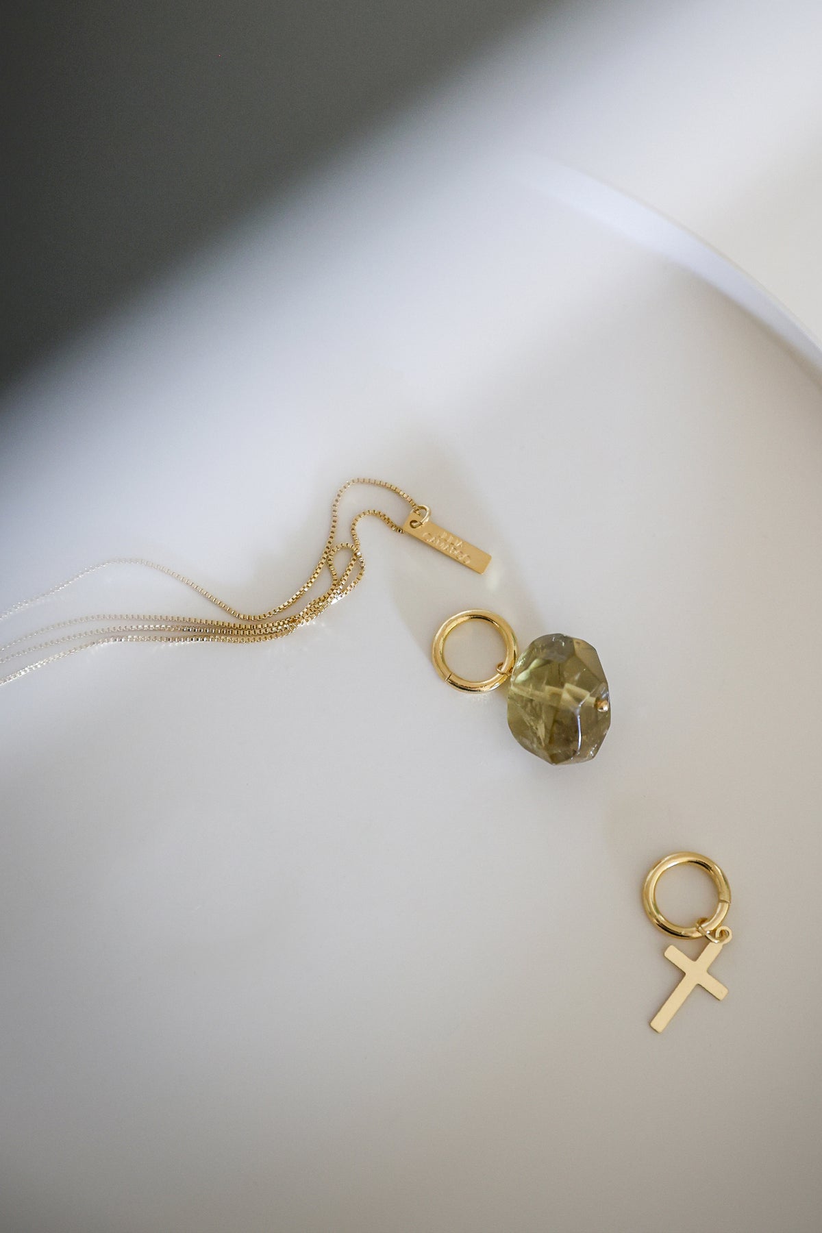 Charm "Rebeca"