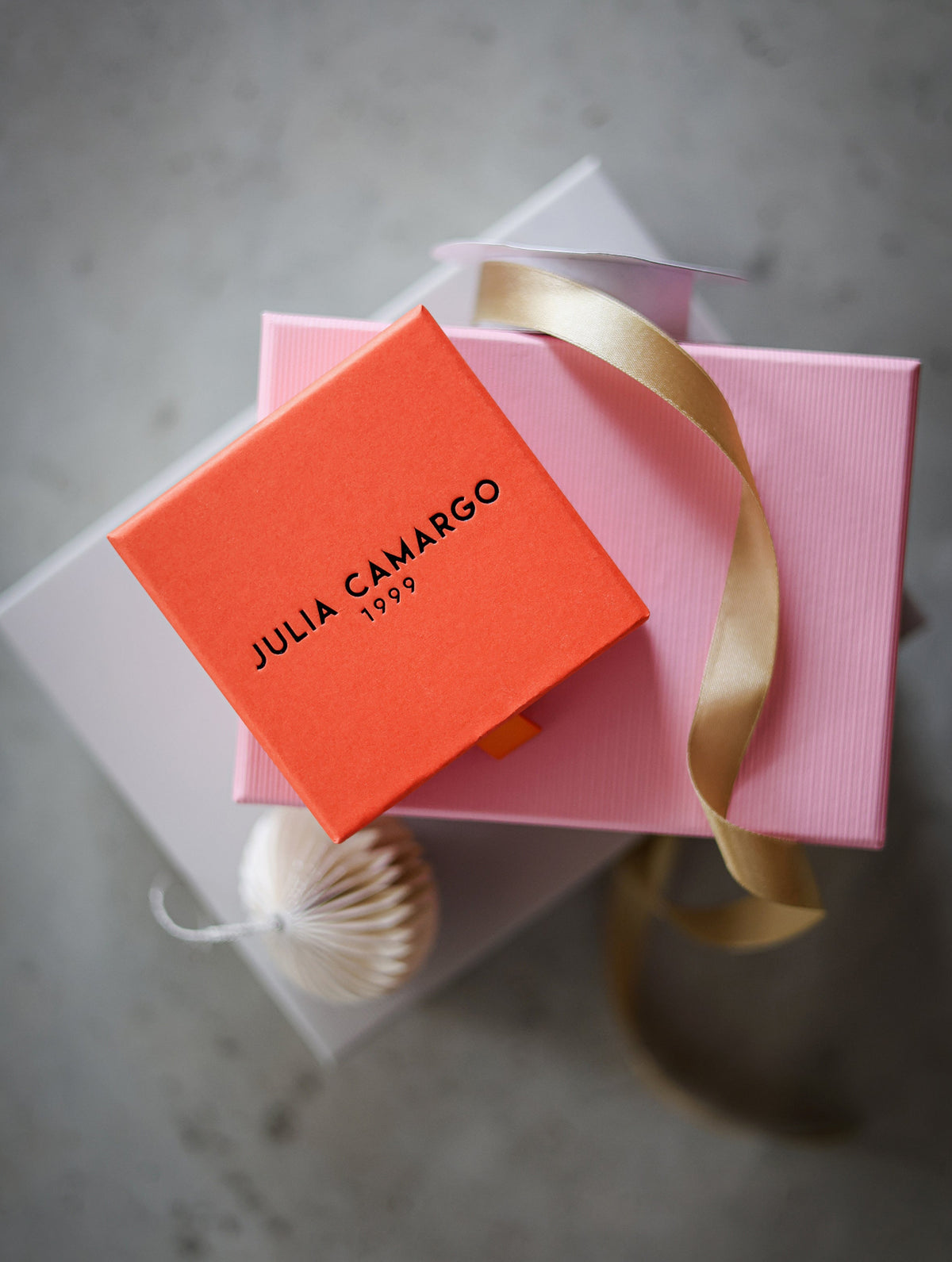 Julia Camargo - Box