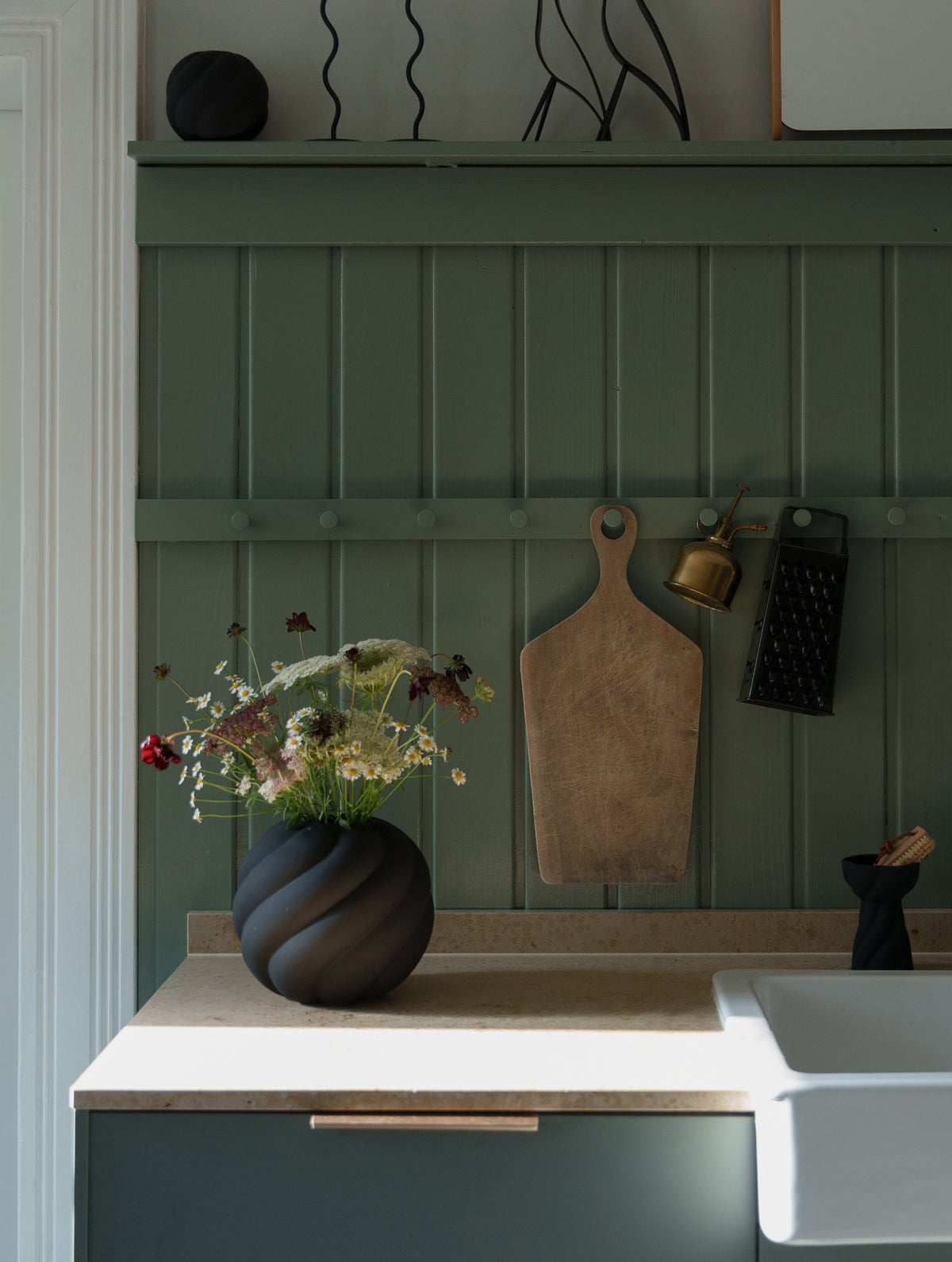 Vase Twist Ball Small
