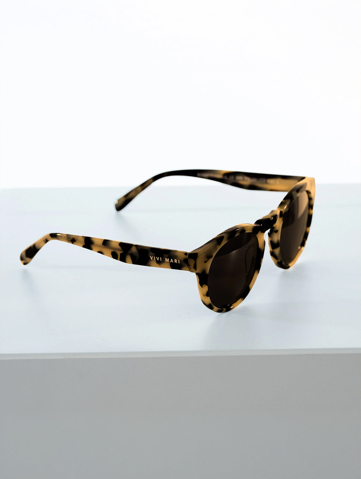 Sonnenbrille "Kiss the Sun" - Leo Brown/Camel