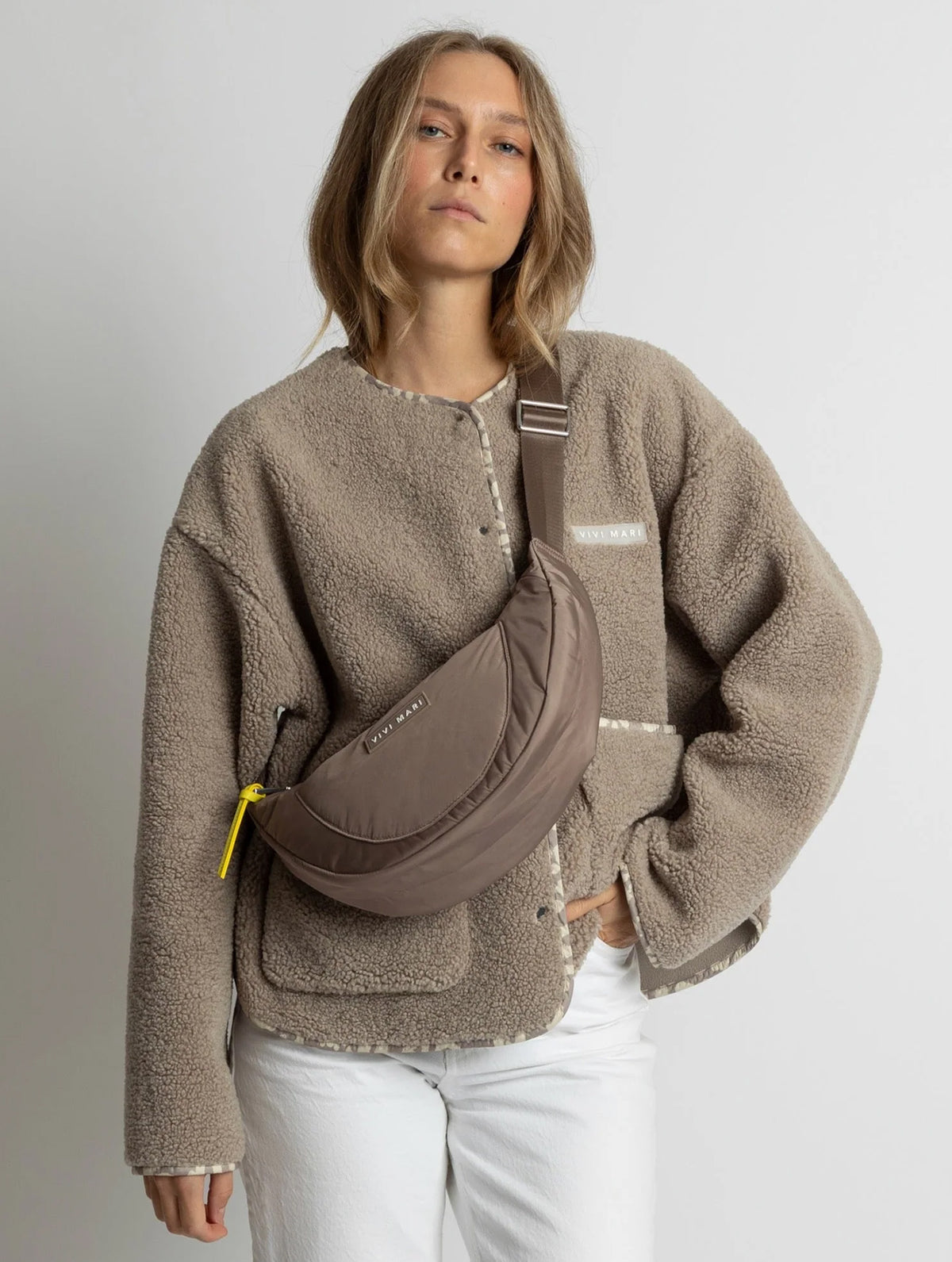 Padded Hip Bag Medium - Dark Mushroom
